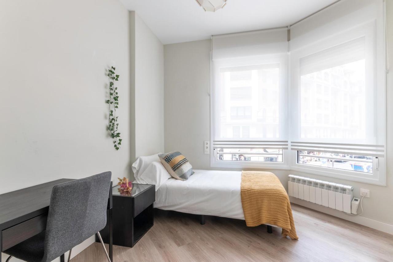 Apartamento Moderno Y Amplio En El Centro Bilbao Exterior foto